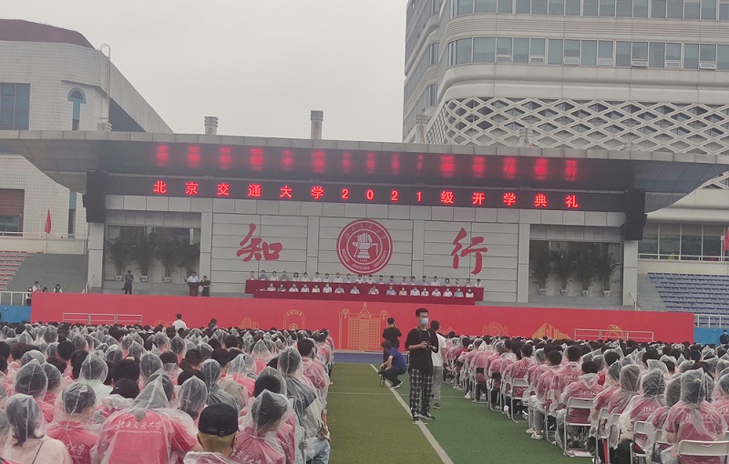 水蜜桃黄色视频係統中的音箱要采用雙功放驅動