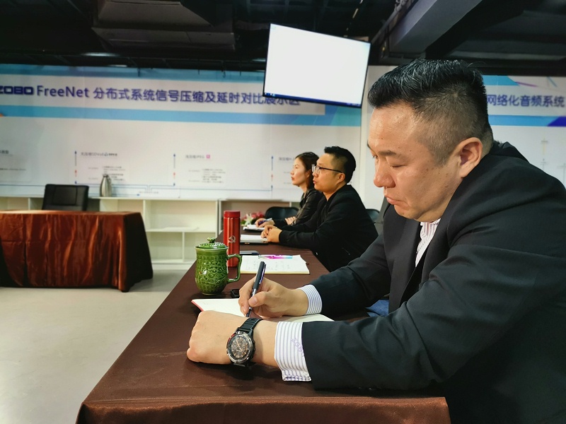 喜慶二 奮進新征程丨ZOBO蜜桃AV无码在线观看組織全體黨員及員工代表集體收看黨的二召開盛況直播