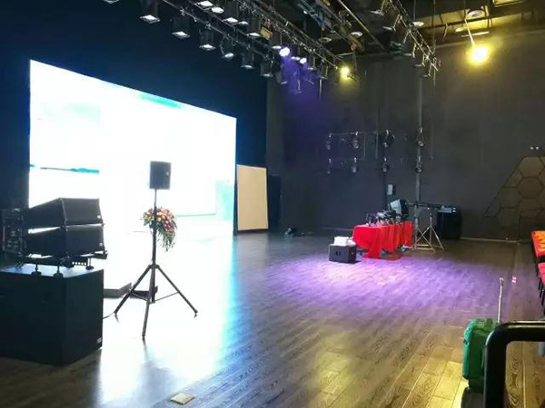 蜜桃AV无码在线观看音箱