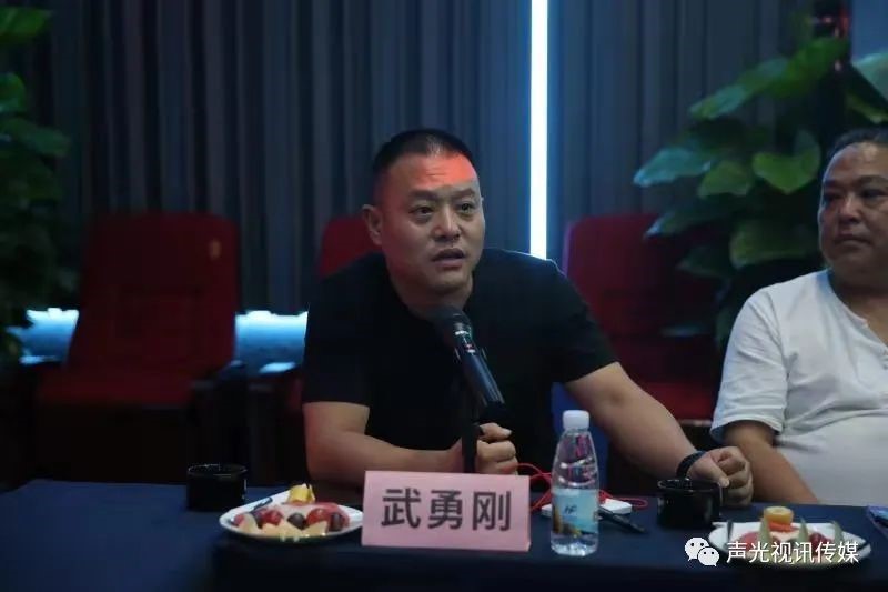 ZOBO董事長張新峰作為聲光視訊行業聯盟代表赴豫芒溫暖災區，傳遞愛心
