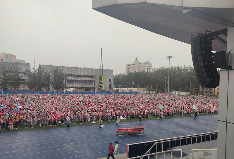 国产蜜桃水蜜桃国产館擴聲係統在校園典禮中的應用