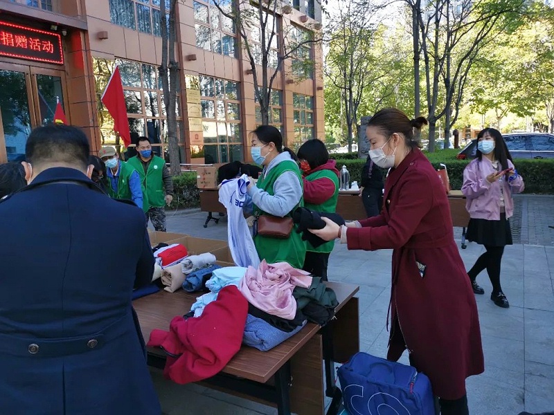 黨建 公益為民丨ZOBO蜜桃AV无码在线观看第六屆“愛在藍天下”公益捐贈