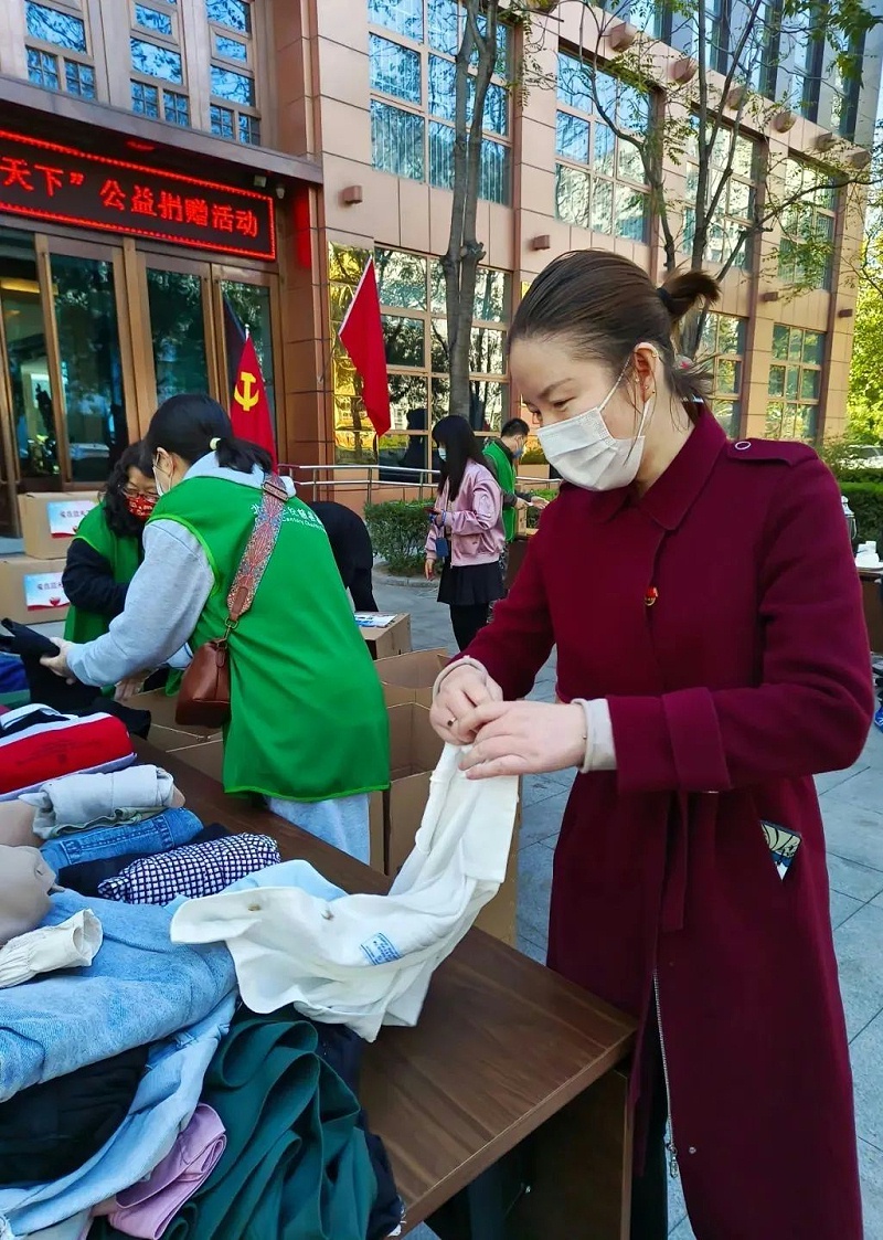 黨建 公益為民丨ZOBO蜜桃AV无码在线观看第六屆“愛在藍天下”公益捐贈
