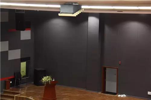 高校校園多功能廳水蜜桃黄色视频設備調試