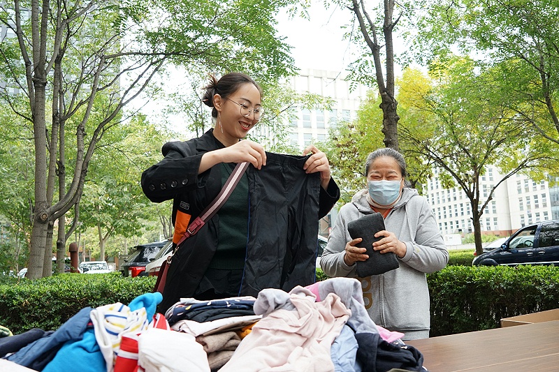 顯黨員風範 行企業擔當 | ZOBO蜜桃AV无码在线观看“愛在藍天下”公益捐贈一直在行動