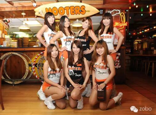 意大利Montarbo入駐性感的HOOTERS貓頭鷹餐廳